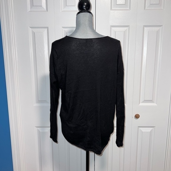 Old Navy Lightweight Sweater Medium - Picture 4 of 8